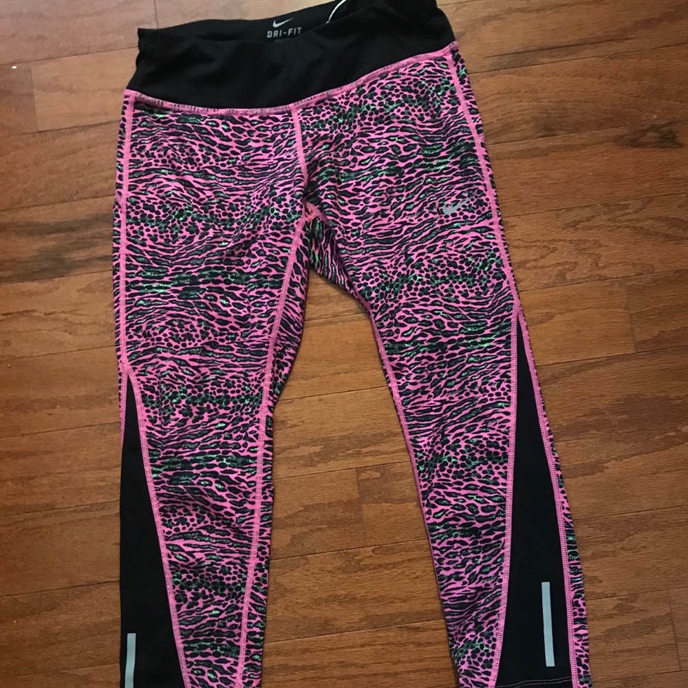 Nike cropped dri-fit leggings